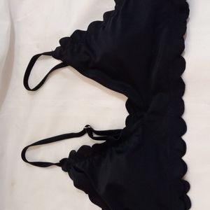 Women's Black Scalloped Bikini Top M